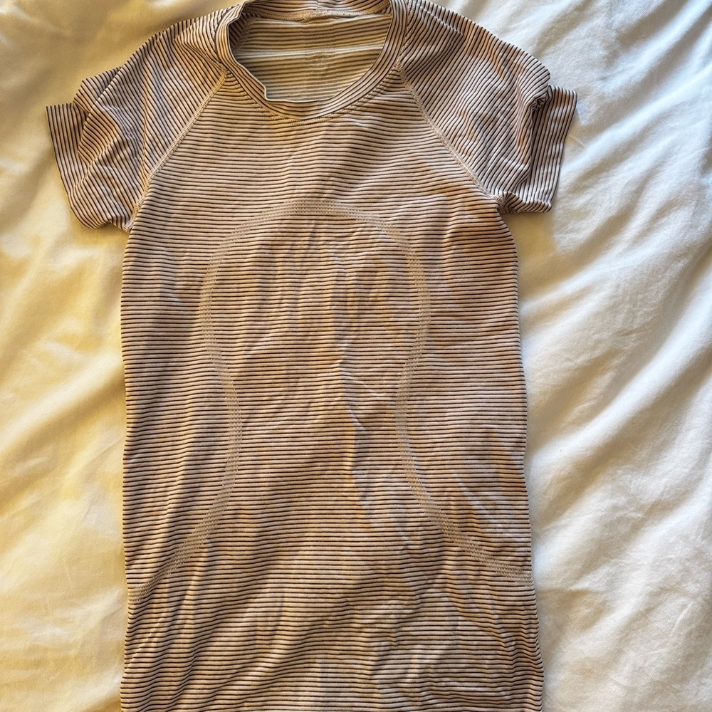 Lululemon swiftly tech short sleeve